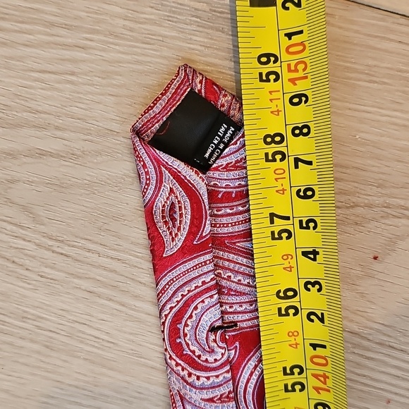 ARROW USA Red Paisley Silk Tie - Picture 11 of 11